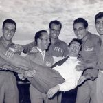 Sandro mazzinghi, Guido Mazzinghi,Rocco Mazzola ,Giancarlo Garbelli e Mario Dagata 
con in Braccio Lattore Ugo Tognazzi