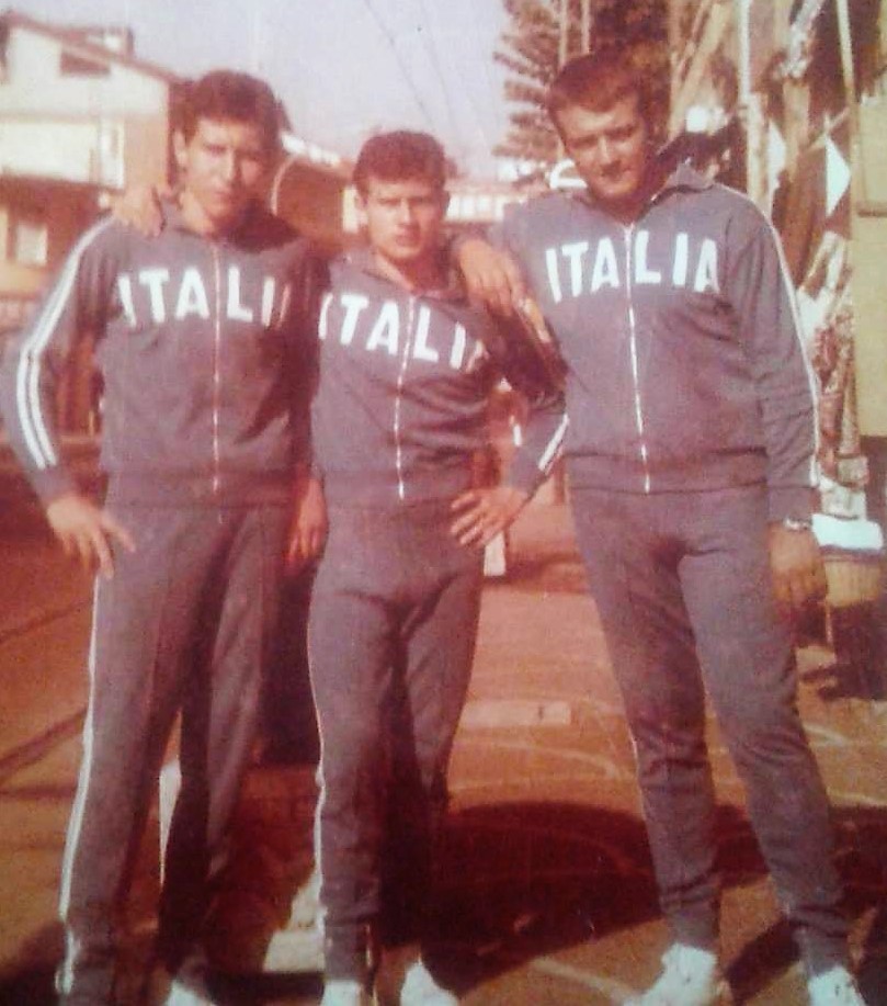 De Luca (terzo a sinistra)